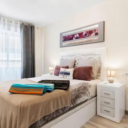 Apartment Exquisite Coastal Vista Apartment, With Balcony Torrevieja